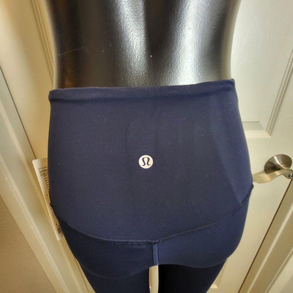 Lululemon Align High Rise Crop 23" With Pockets Navy Blue Size 4 MSRP $128.00 - Picture 7 of 9